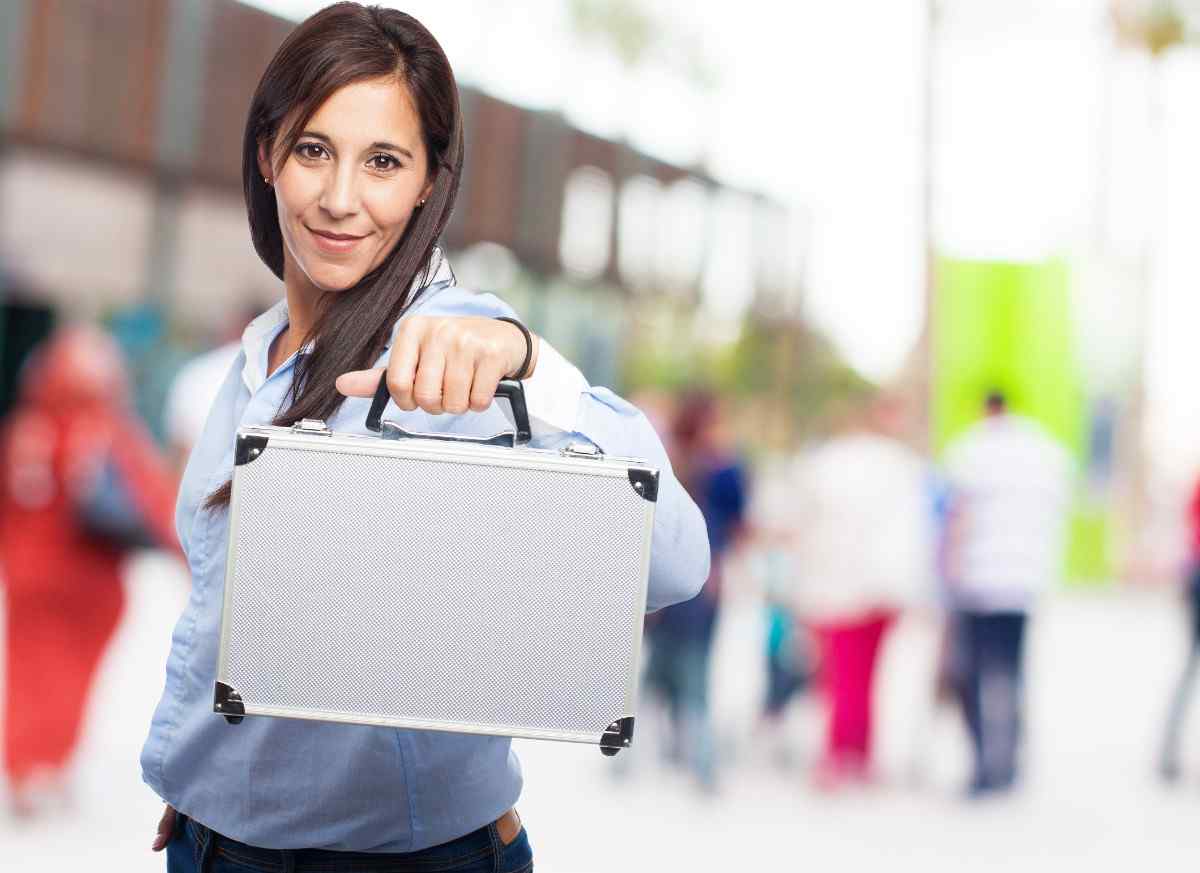 Students can work part time jobs in australia to manage their living expenses and other costs 
