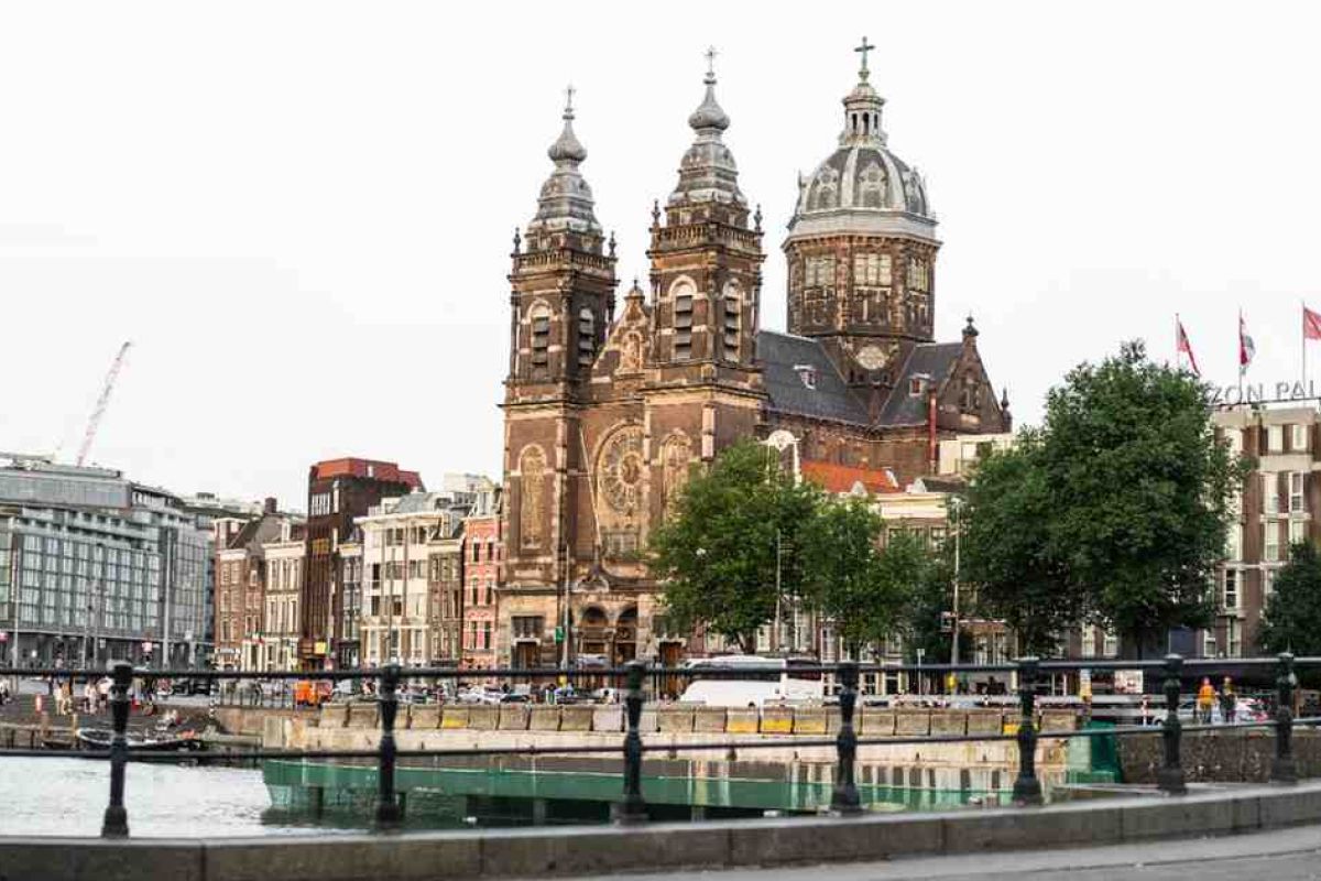 learn about studying in netherlands from nepal, how much it costs and all requirements 